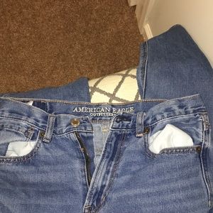 american eagle mom jeans